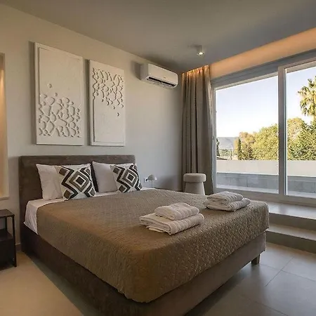 Zeus Jacuzzi Sea View Rooftop Apartment Kontokali