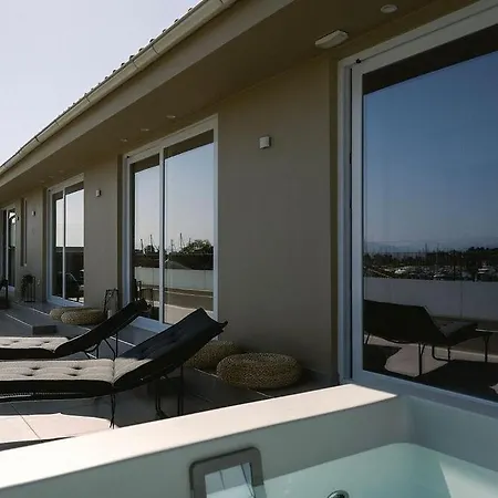 Zeus Jacuzzi Sea View Rooftop